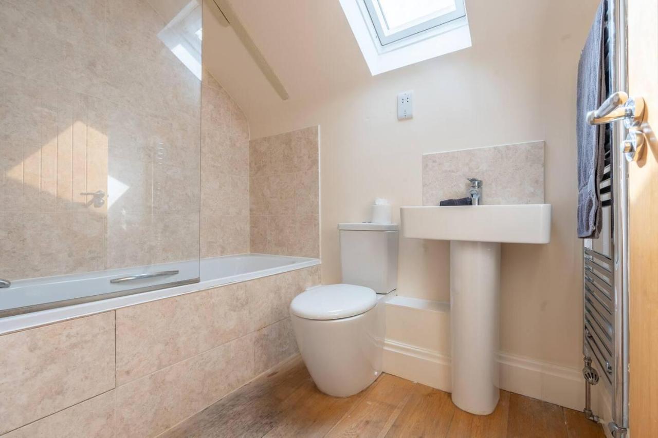 Charming 1-Bed Loft In Caerleon Apartman Newport Kültér fotó