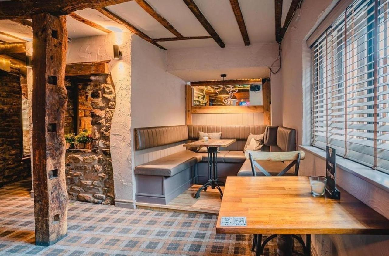 Charming 1-Bed Loft In Caerleon Apartman Newport Kültér fotó
